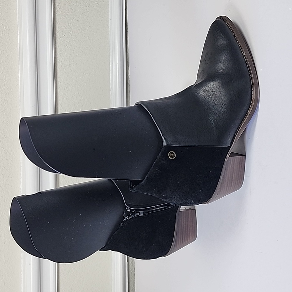 Yellow Box “Dannika” Women’s Black Leather Block Heel Ankle Boots size 7 - Picture 5 of 11